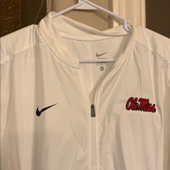 Nike Ole Miss Short Sleeve Windbreaker 
